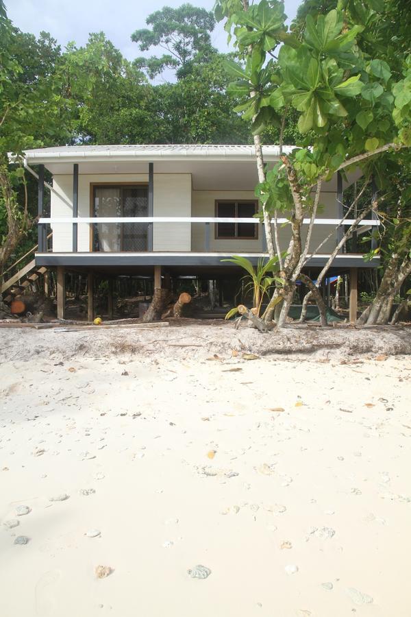 Evis Resort At Nggatirana Island Halisi Exterior foto