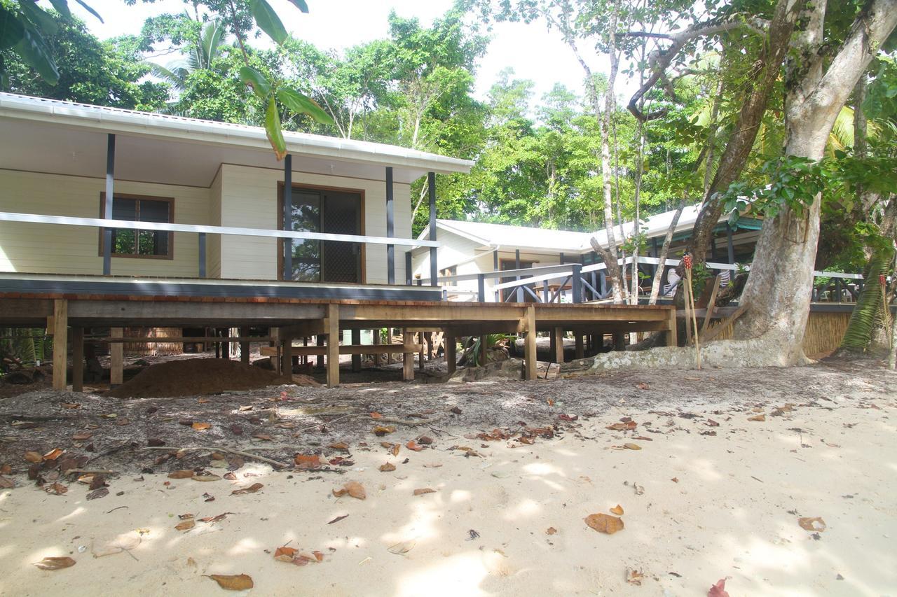 Evis Resort At Nggatirana Island Halisi Exterior foto
