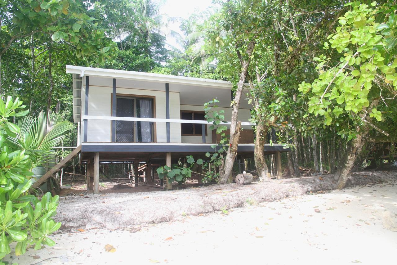 Evis Resort At Nggatirana Island Halisi Exterior foto